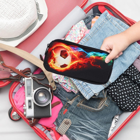 Bardzo Pojemny Chłopięcy Piórnik Szkolny z Piłką