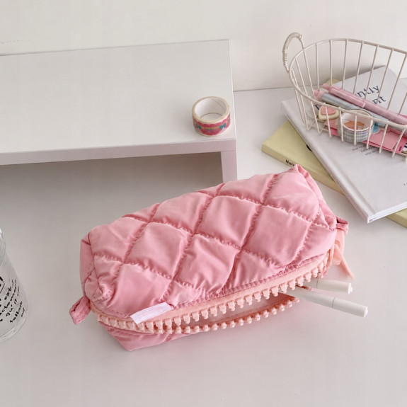 Piórnik Puffy Pikowany Różowy Matowy Pojemny Szkolny Młodzieżowy Etui