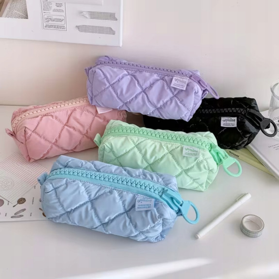 Piórnik Puffy Pikowany Różowy Matowy Pojemny Szkolny Młodzieżowy Etui