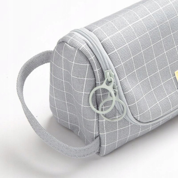 Klasyczny Szary Piórnik Szkolny w Kratę